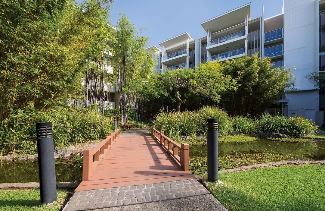 Oaks Brisbane Mews Suites-1