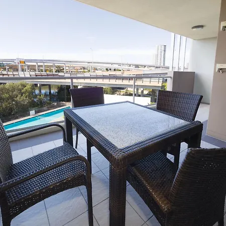 Oaks Brisbane Mews Suites-2